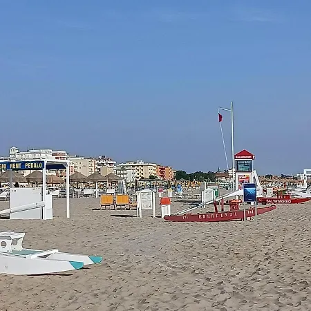 Отель Bed & Book 2*