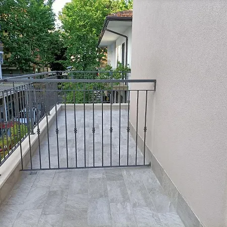 Bed & Book Hotell 2*