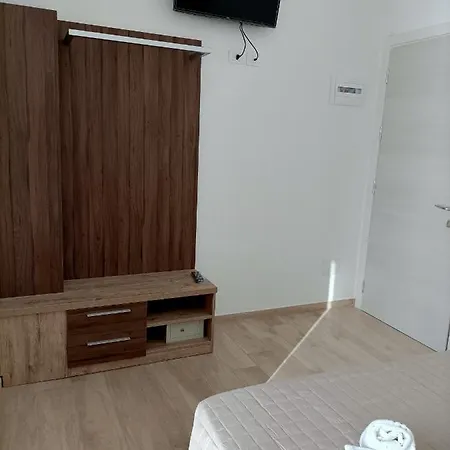 Отель Bed & Book