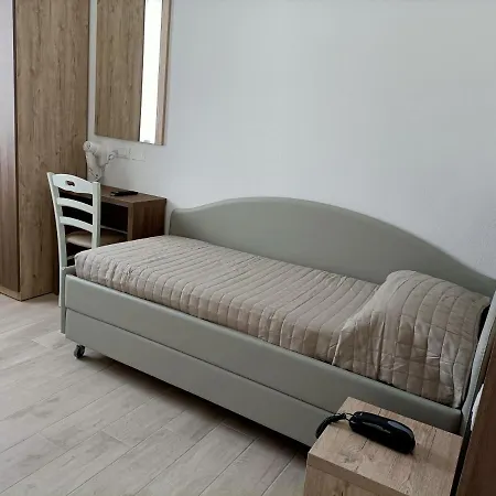 Bed & Book ホテル 2*