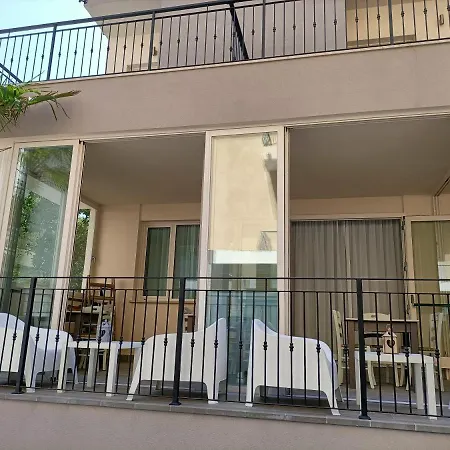 Hotell Bed & Book Rimini