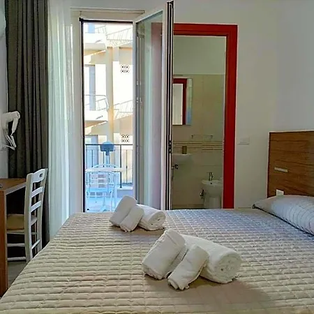 Bed & Book 2*