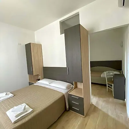Bed & Book Hotel