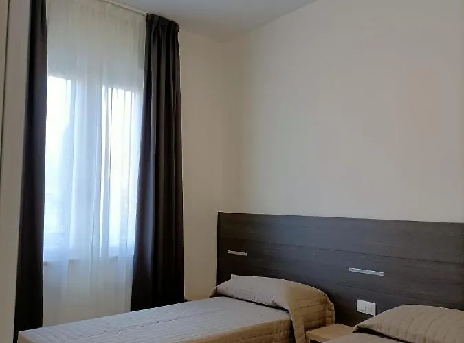 Bed & Book Hotel