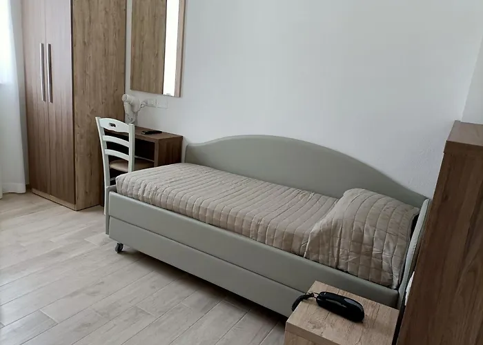 Bed & Book Hotel 2*