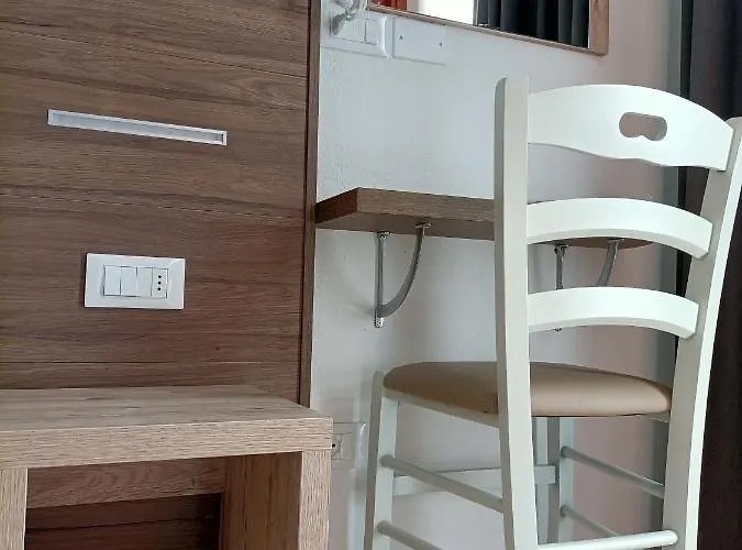 Bed & Book Hotel 2*