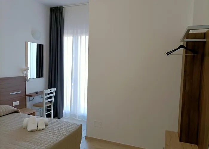 Hotel Bed & Book 2*