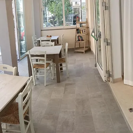 Bed & Book Szálloda