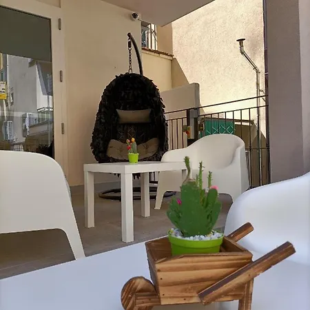 Bed & Book Szálloda 2*